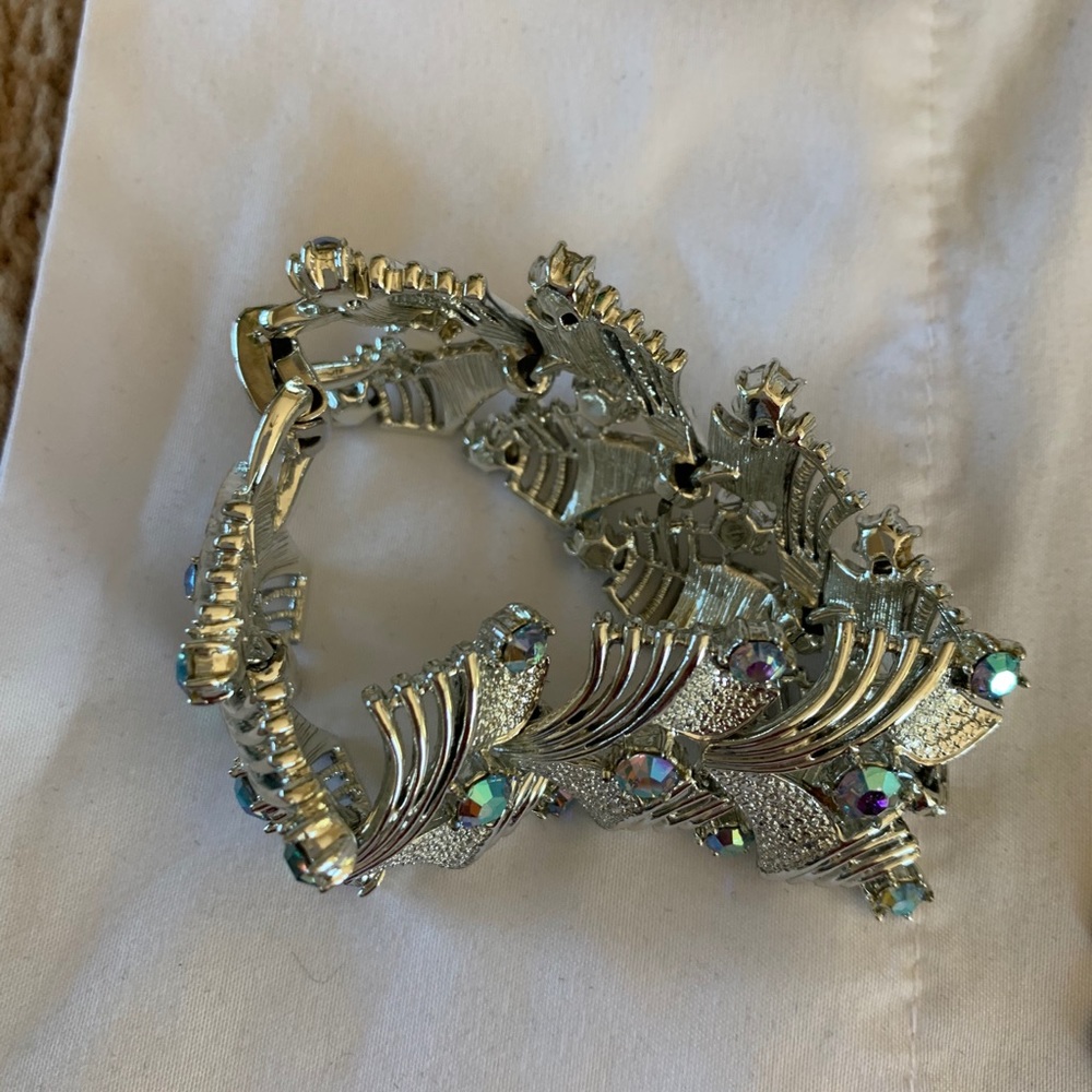 Jewelry - Picture 4 of 16